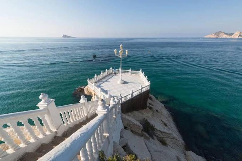 דירות בנידורם Apartamento Centrico Y En Primera Linea De Playa מראה חיצוני תמונה