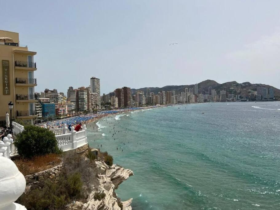 דירות בנידורם Apartamento Centrico Y En Primera Linea De Playa מראה חיצוני תמונה