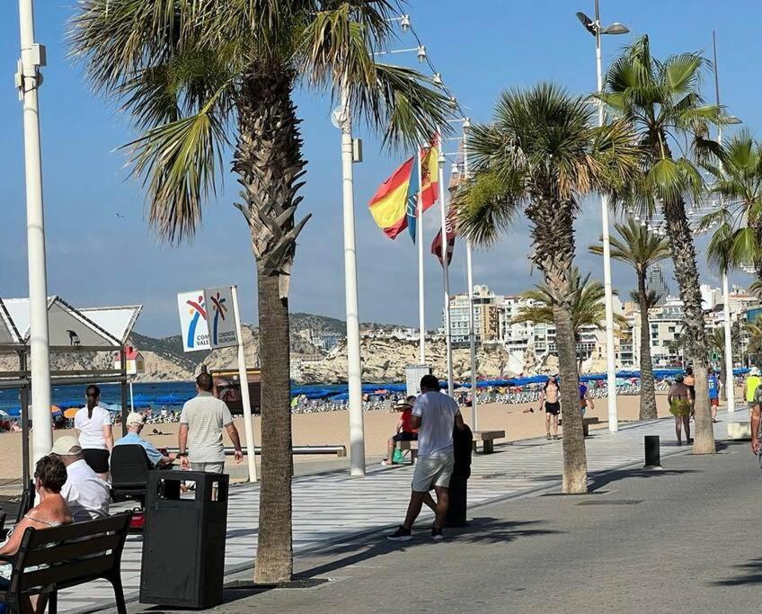 דירות בנידורם Apartamento Centrico Y En Primera Linea De Playa מראה חיצוני תמונה