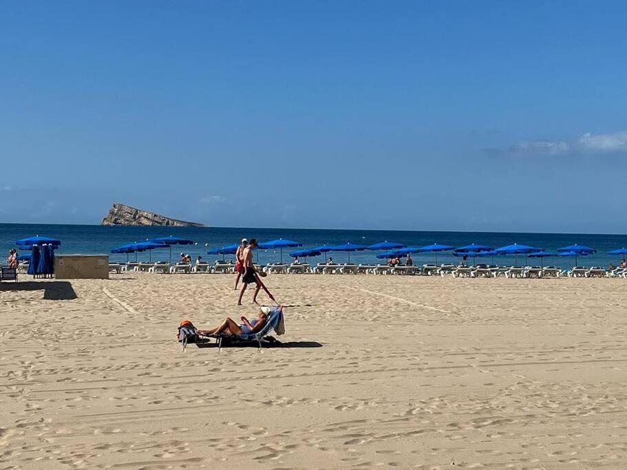 דירות בנידורם Apartamento Centrico Y En Primera Linea De Playa מראה חיצוני תמונה