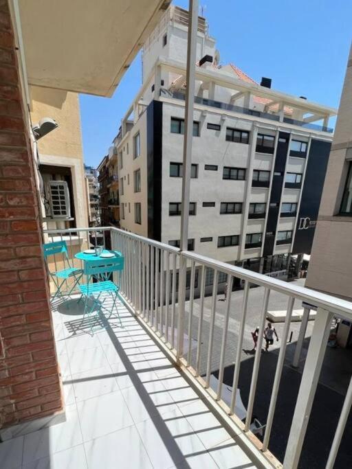 דירות בנידורם Apartamento Centrico Y En Primera Linea De Playa מראה חיצוני תמונה
