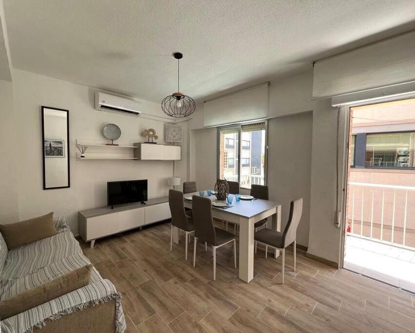 דירות בנידורם Apartamento Centrico Y En Primera Linea De Playa מראה חיצוני תמונה