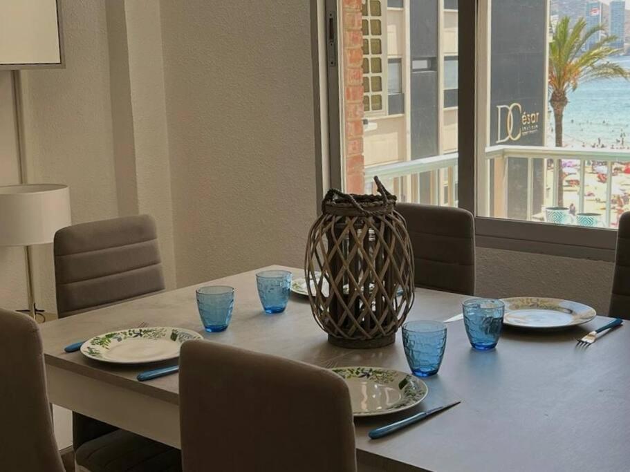 דירות בנידורם Apartamento Centrico Y En Primera Linea De Playa מראה חיצוני תמונה