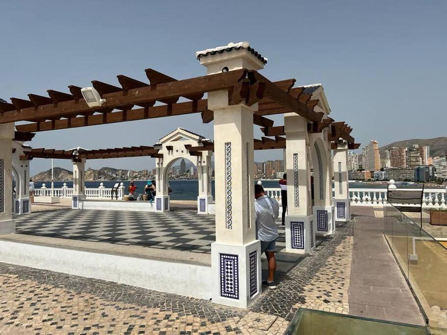 דירות בנידורם Apartamento Centrico Y En Primera Linea De Playa מראה חיצוני תמונה